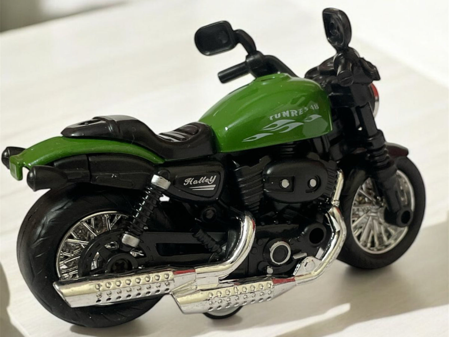 Modern City Die-Cast Metal Bike Toy – Cruiser Motorcycle (3+ Years)